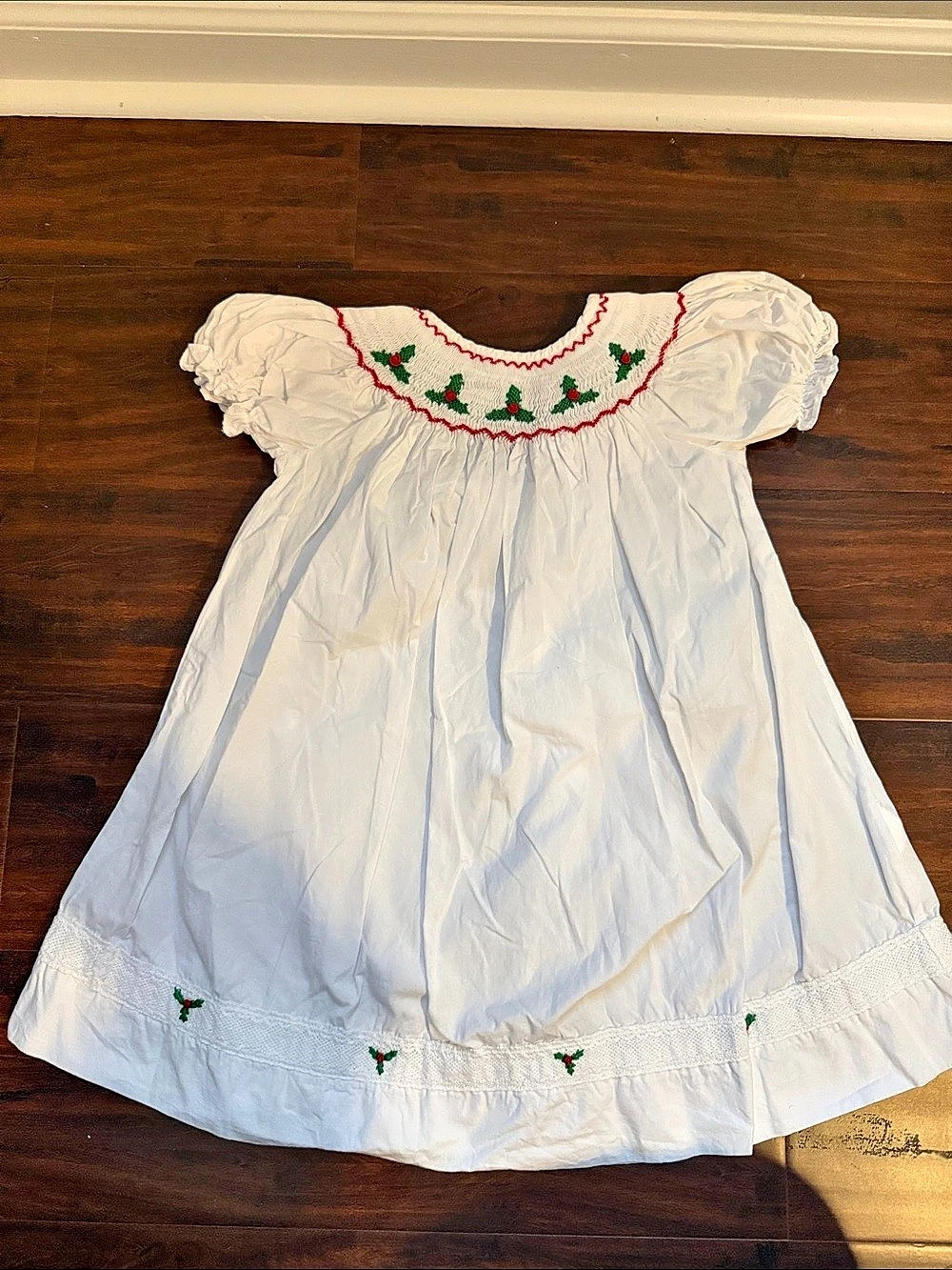 Smockingbird Girls Christmas Smocked Dress Size 2